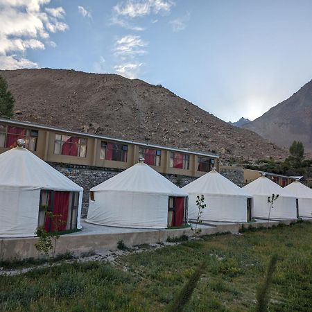 Apex Hotels And Resorts Hussaini Karimabad  外观 照片