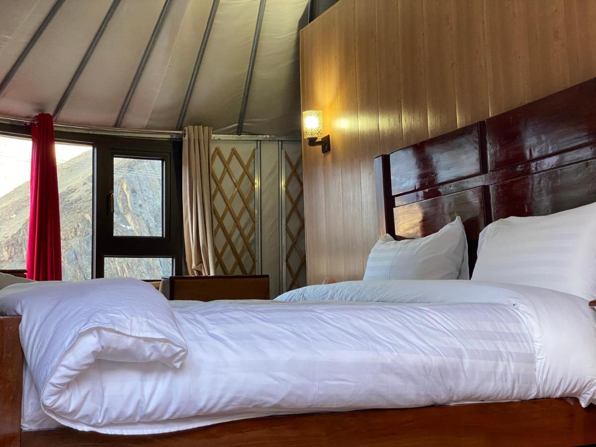 Apex Hotels And Resorts Hussaini Karimabad  外观 照片