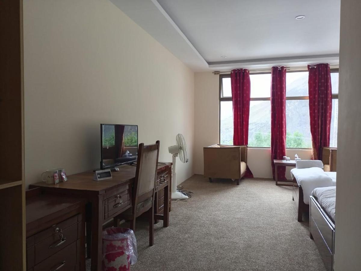 Apex Hotels And Resorts Hussaini Karimabad  外观 照片