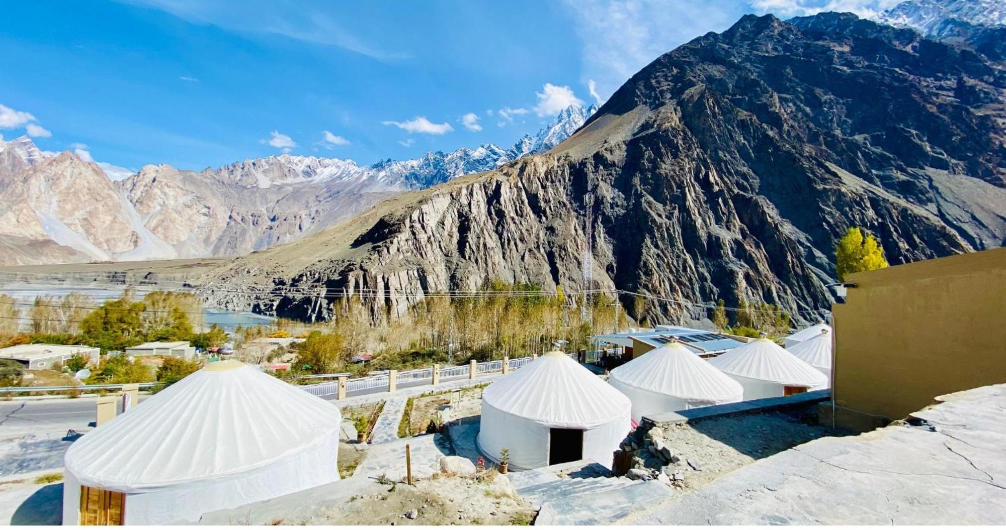 Apex Hotels And Resorts Hussaini Karimabad  外观 照片