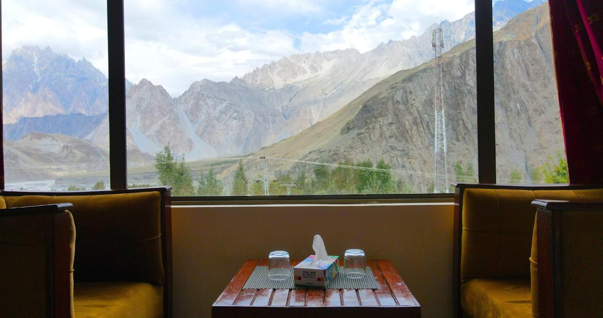Apex Hotels And Resorts Hussaini Karimabad  外观 照片
