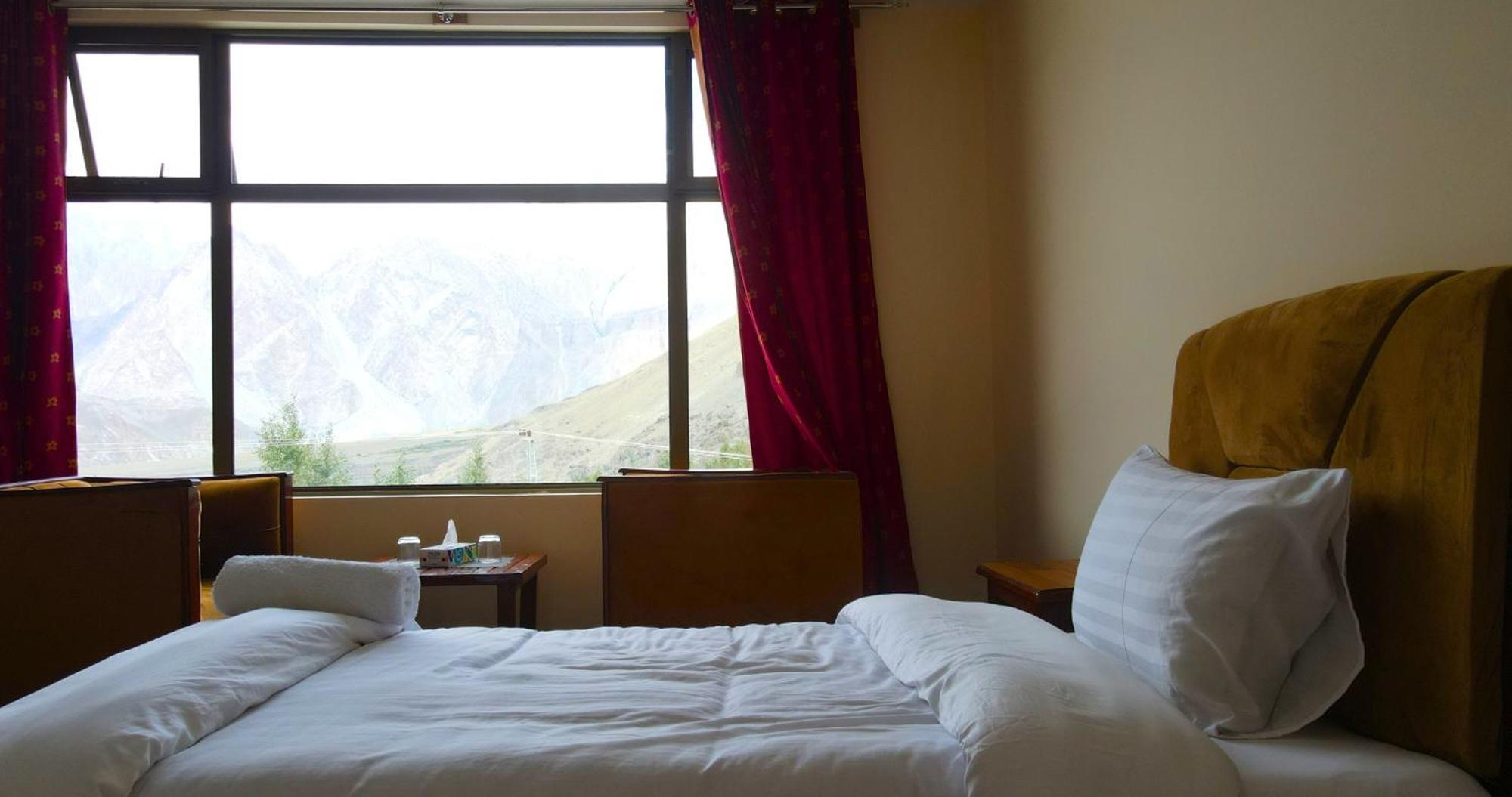 Apex Hotels And Resorts Hussaini Karimabad  外观 照片