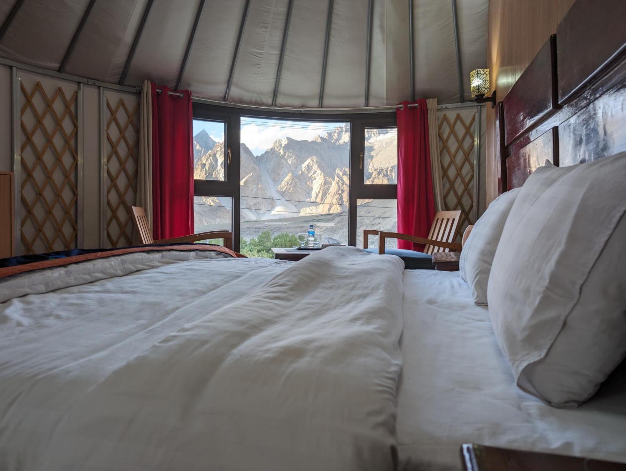 Apex Hotels And Resorts Hussaini Karimabad  外观 照片