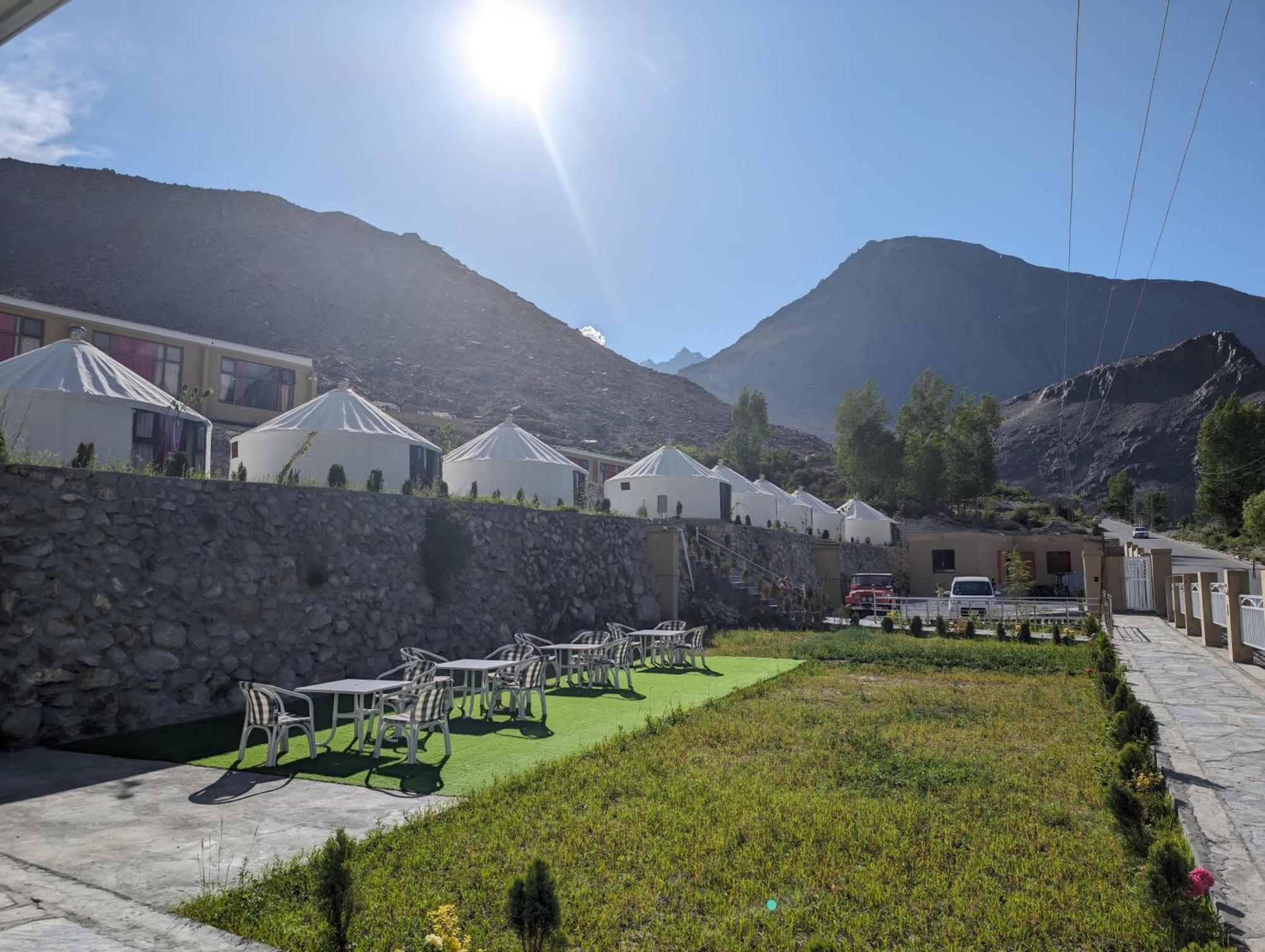Apex Hotels And Resorts Hussaini Karimabad  外观 照片