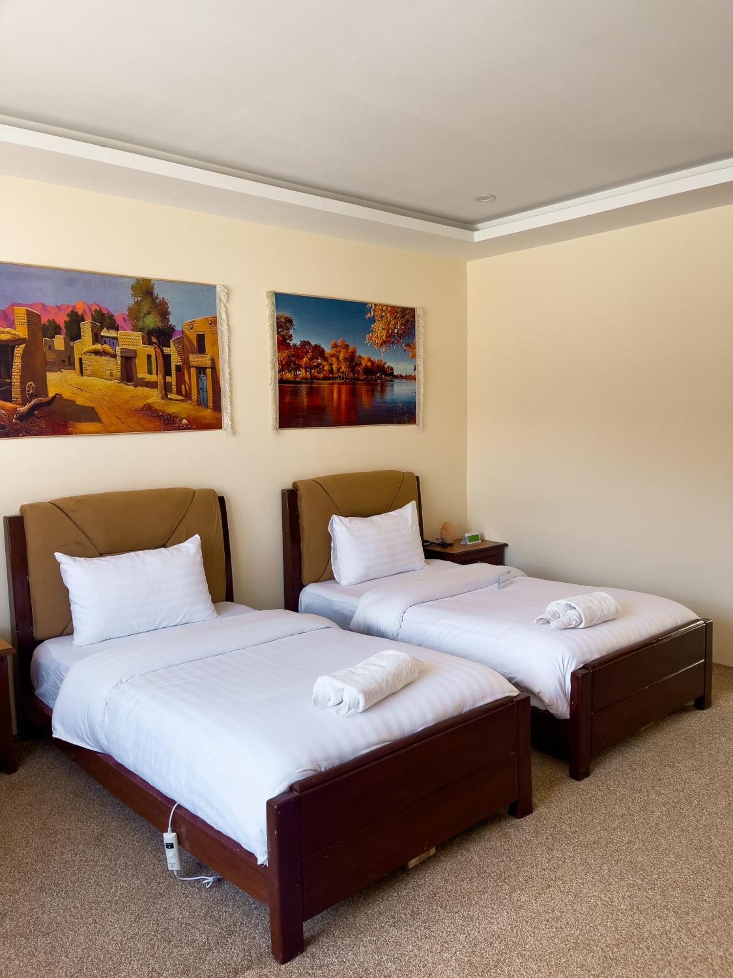 Apex Hotels And Resorts Hussaini Karimabad  外观 照片