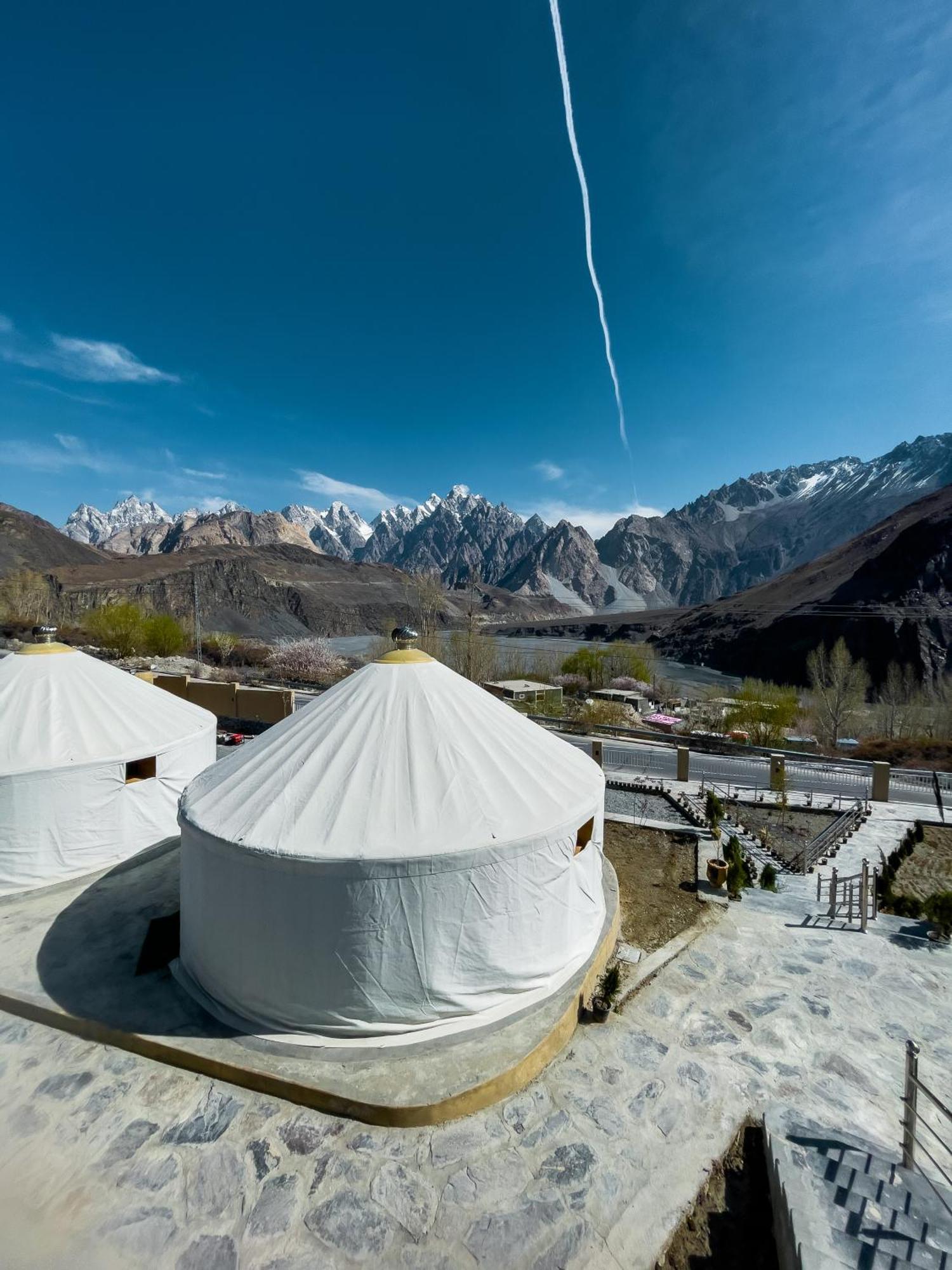 Apex Hotels And Resorts Hussaini Karimabad  外观 照片