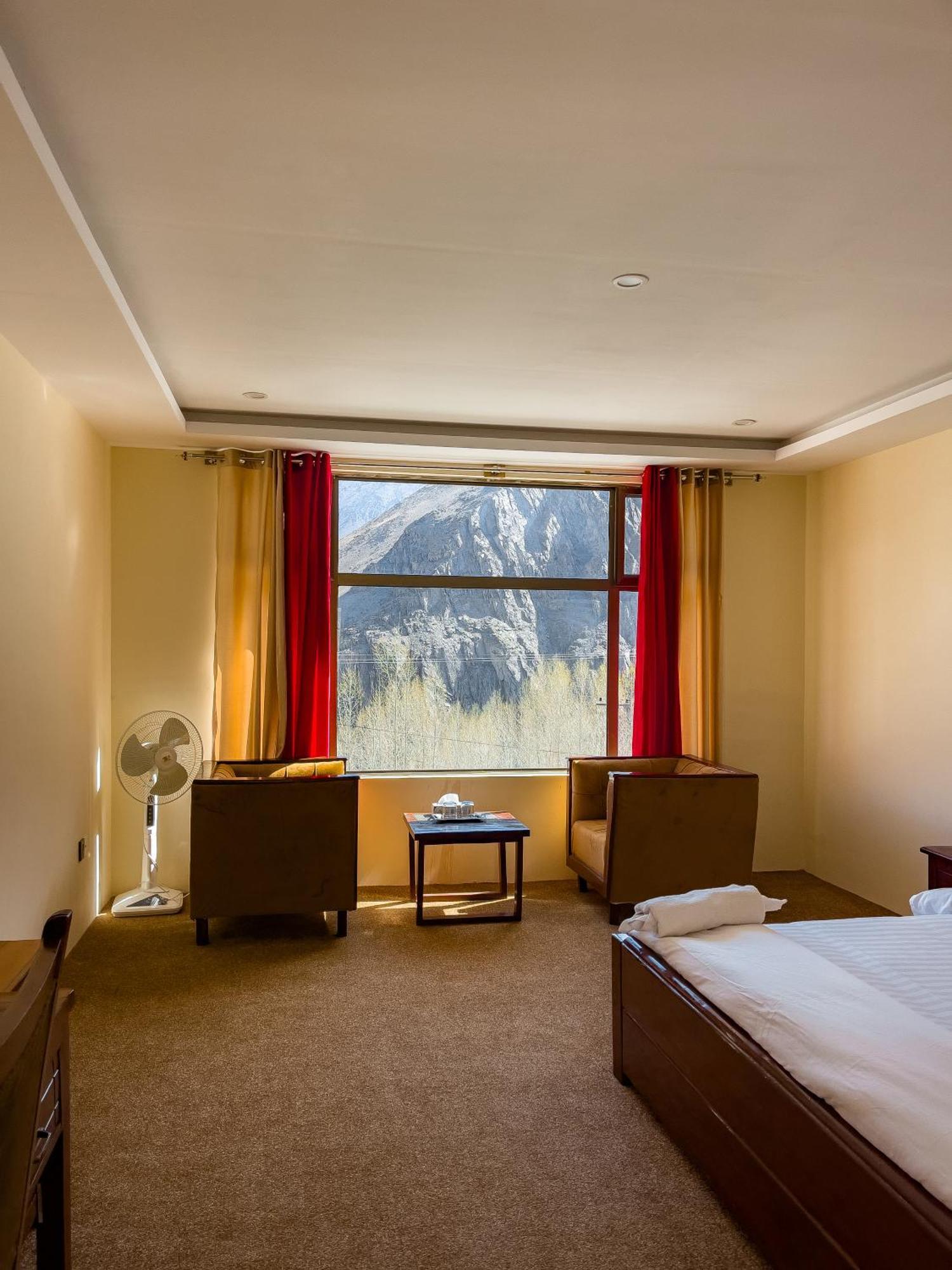 Apex Hotels And Resorts Hussaini Karimabad  外观 照片