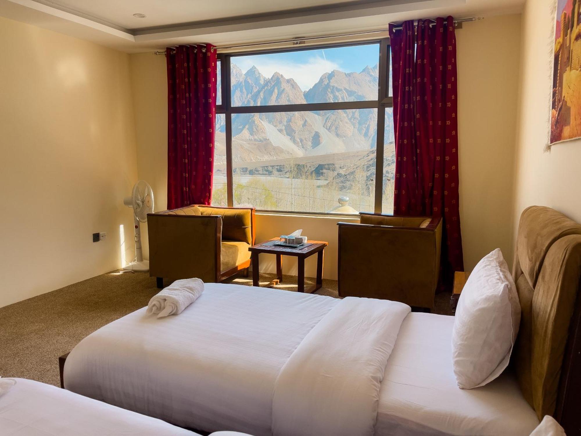 Apex Hotels And Resorts Hussaini Karimabad  外观 照片