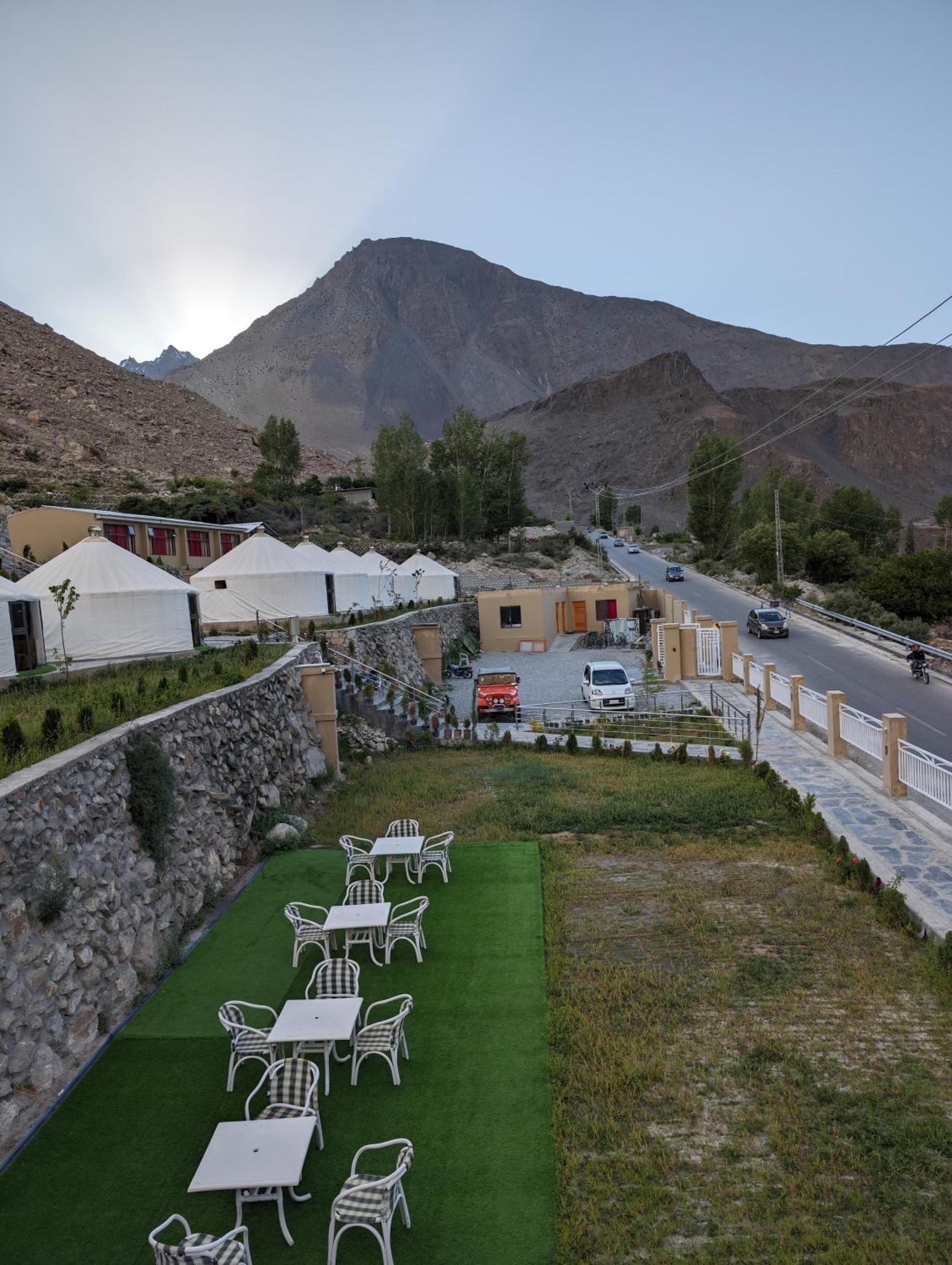 Apex Hotels And Resorts Hussaini Karimabad  外观 照片